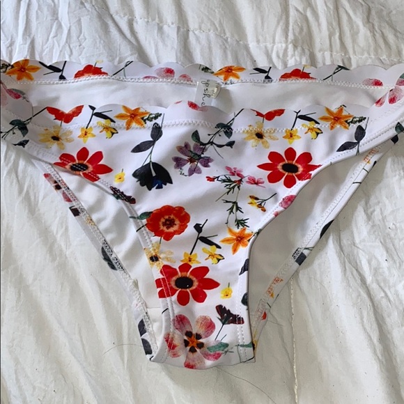 Cupshe Other - Floral Bikini Bottoms